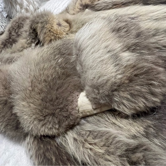 Rare GIVENCHY Coyote FUR COAT - Picture 4 of 10